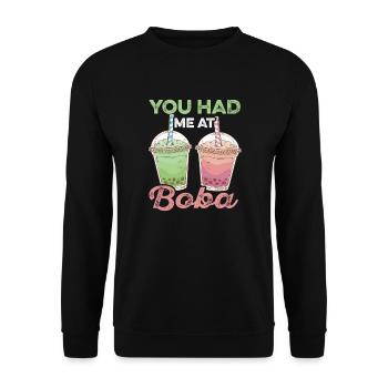 Ils m’ont fait boire au buveur de thé chai Boba - Sweat-shirt Unisexe - noir - Devant - Alina (178cm) & Michal (187cm)