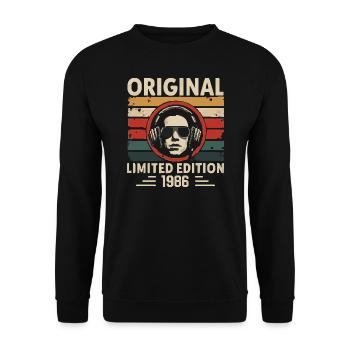Original 1986 Retro Anniversary 1986 Vintage 1986 - Unisex Sweatshirt - black - Front - Alina (178cm) & Michal (187cm)
