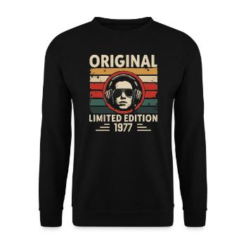 Original 1977 Retro Anniversary 1977 Vintage 1977 - Unisex Sweatshirt - black - Front - Alina (178cm) & Michal (187cm)