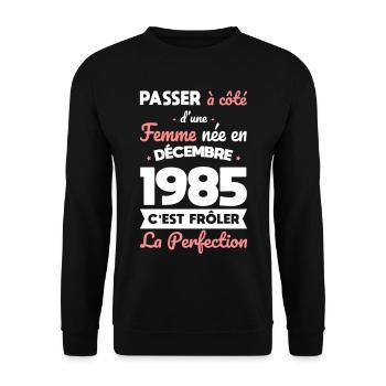 40th Birthday - Born in December 1985 - Unisex Sweatshirt - black - Front - Alina (178cm) & Michal (187cm)