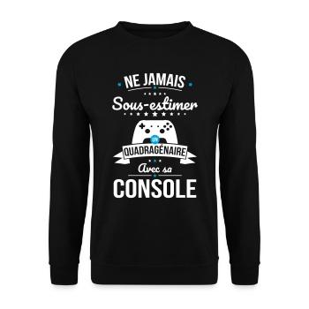 Sous-estimer un quadragénaire avec sa console - Sweat-shirt Unisexe - noir - Devant - Alina (178cm) & Michal (187cm)