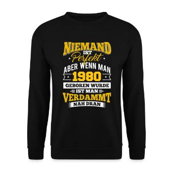 1980 Geburtsjahr Geburtstag Geburt geboren - Unisex Pullover - Schwarz - Vorne - Alina (178cm) & Michal (187cm)