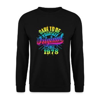 LGBTQ Coloré Rainbow Pride Love Anniversaire 1978 - Sweat-shirt Unisexe - noir - Devant - Alina (178cm) & Michal (187cm)