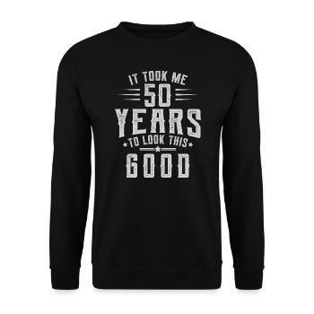 Dauerte 50 Jahre, um diese gute Geburtstagsgeschenkidee zu schauen - Unisex Pullover - Schwarz - Vorne - Alina (178cm) & Michal (187cm)