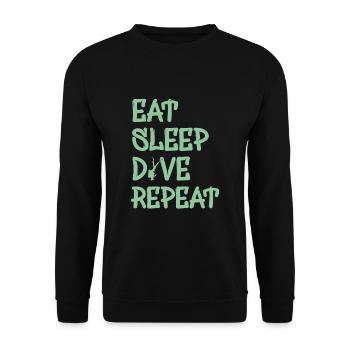 eat sleep dive repeat - Unisex Pullover - Schwarz - Vorne - Alina (178cm) & Michal (187cm)