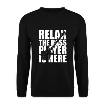 Bass Player Gift RELAX THE BASS PLAYER IS HERE - Unisex Pullover - Schwarz - Vorne - Alina (178cm) & Michal (187cm)