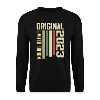Retro 2023 Geschenk zum 1. Jahrestag Jahrgang 1995 - Unisex Pullover - Schwarz - Vorne - Alina (178cm) & Michal (187cm)