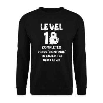 Stufe 18 Jahre alt - Unisex Pullover - Schwarz - Vorne - Alina (178cm) & Michal (187cm)
