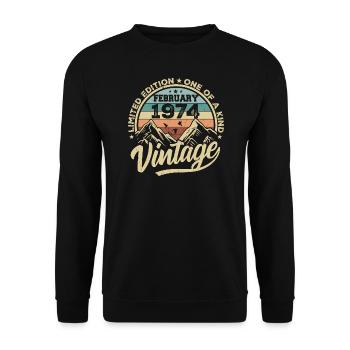 February 1974 Vintage Retro, February 1974 Gift - Unisex Sweatshirt - black - Front - Alina (178cm) & Michal (187cm)