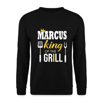 Marcus king of the grill - Unisex Sweatshirt - black - Front - Alina (178cm) & Michal (187cm)