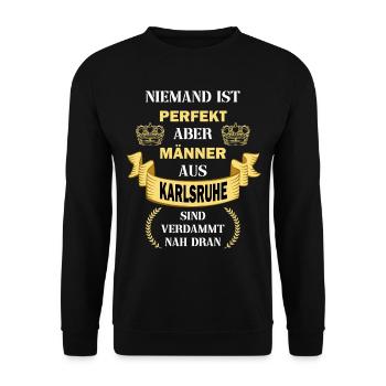 Karlsruhe Deutschland Stadt Männer Perfekt - Unisex Pullover - Schwarz - Vorne - Alina (178cm) & Michal (187cm)