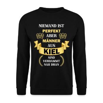 Kiel Deutschland Stadt Männer Perfekt - Unisex Pullover - Schwarz - Vorne - Alina (178cm) & Michal (187cm)
