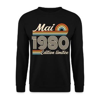 Cadeau Anniversaire 46 ans - Né mai 1980 - Sweat-shirt Unisexe - noir - Devant - Alina (178cm) & Michal (187cm)