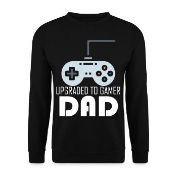 Upgraded to Gamer Dad Passende Videospiel Spieler - Unisex Pullover - Schwarz - Vorne - Alina (178cm) & Michal (187cm)