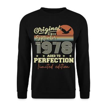 Born in September 1978 September - September 1978 - Unisex Sweatshirt - black - Front - Alina (178cm) & Michal (187cm)