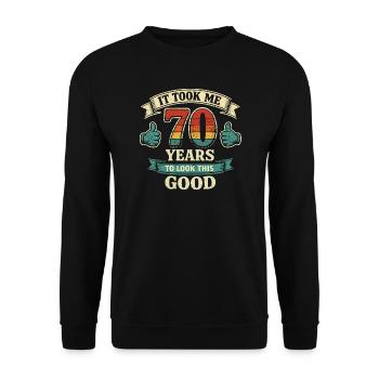 70 Jahre, um so schön zu sein – Jubiläumshumor - Unisex Pullover - Schwarz - Vorne - Alina (178cm) & Michal (187cm)