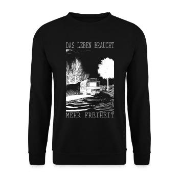 Leben braucht Freiheit Camping - Unisex Pullover - Schwarz - Vorne - Alina (178cm) & Michal (187cm)