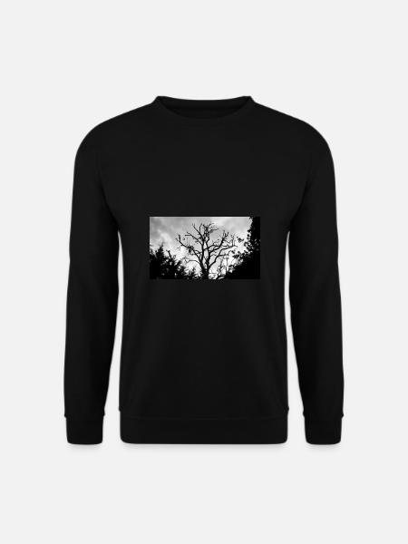 Baum mit seinen kahlen Ästen am Himmel - Unisex Pullover - Schwarz
