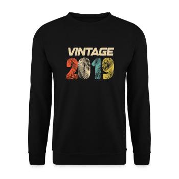 Jahrgang 2019 Retro - Bestseller - Unisex Pullover - Schwarz - Vorne - Alina (178cm) & Michal (187cm)