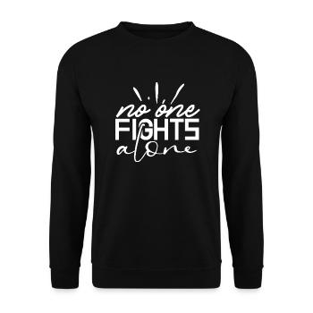 niemand kämpft alleine - Unisex Pullover - Schwarz - Vorne - Alina (178cm) & Michal (187cm)