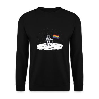 Astronaut Regenbogenflagge - Unisex Pullover - Schwarz - Vorne - Alina (178cm) & Michal (187cm)