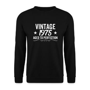 Jahrgang 1975 Bis zur Perfektion gereift - Unisex Pullover - Schwarz - Vorne - Alina (178cm) & Michal (187cm)
