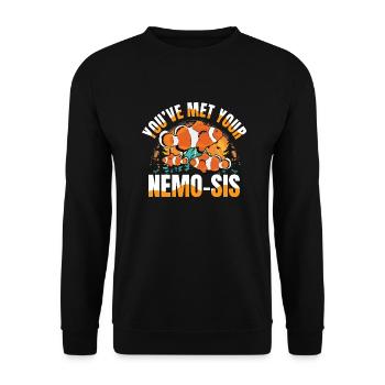 Funny Clownfisch für eine Anglerin Fischerin - Unisex Pullover - Schwarz - Vorne - Alina (178cm) & Michal (187cm)