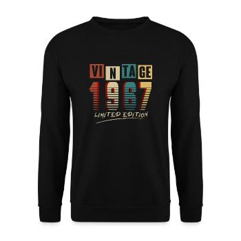 Vintage 1967: Limited Edition - 58th Anniversary. - Unisex Sweatshirt - black - Front - Alina (178cm) & Michal (187cm)