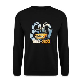 AR Giulia GT 60 Anni im Giallo Ochra - Unisex Pullover - Schwarz - Vorne - Alina (178cm) & Michal (187cm)