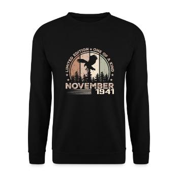 Incomparable depuis novembre 1941 83 Anniversaire - Sweat-shirt Unisexe - noir - Devant - Alina (178cm) & Michal (187cm)