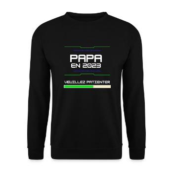 Papa En 2023 Annoncer Grossesse Cadeau Futur Père - Unisex Sweatshirt - black - Front - Alina (178cm) & Michal (187cm)