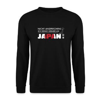 Nicht ansprechen! Ich denke gerade an Japan! - Unisex Pullover - Schwarz - Vorne - Alina (178cm) & Michal (187cm)