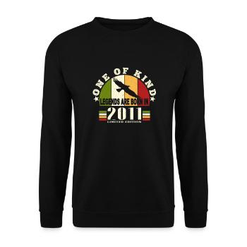 Legend Born 2011 anniversaire 13 ans - Sweat-shirt Unisexe - noir - Devant - Alina (178cm) & Michal (187cm)