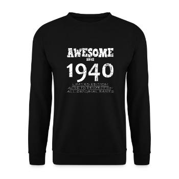 1940 - Legendary 84th Anniversary - Unisex Sweatshirt - black - Front - Alina (178cm) & Michal (187cm)