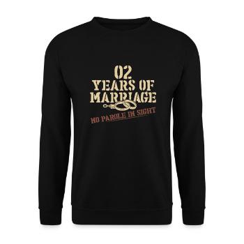 2 Jahre ohne Falschvermerk - Unisex Pullover - Schwarz - Vorne - Alina (178cm) & Michal (187cm)