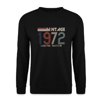 Jahrgang 1972 Jubiläumsgeschenk - Jahrgang 1972 - Unisex Pullover - Schwarz - Vorne - Alina (178cm) & Michal (187cm)