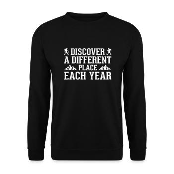 Discover a Different Place each Year - Unisex Pullover - Schwarz - Vorne - Alina (178cm) & Michal (187cm)