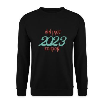 Jahrgang 2023 Ausgabe - Unisex Pullover - Schwarz - Vorne - Alina (178cm) & Michal (187cm)