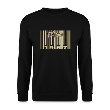 Jahrgang 1987 Barcode 1987: Jahr 2025. - Unisex Pullover - Schwarz - Vorne - Alina (178cm) & Michal (187cm)