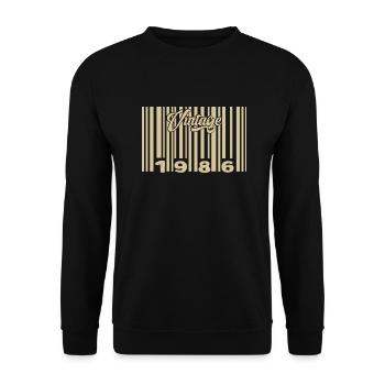 Jahrgang 1986 Barcode 1986: Jahr 2025. - Unisex Pullover - Schwarz - Vorne - Alina (178cm) & Michal (187cm)