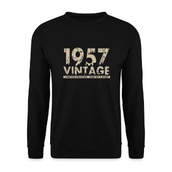 Jahrgang 1957 Bursdag - Unikat - Unisex Pullover - Schwarz - Vorne - Alina (178cm) & Michal (187cm)