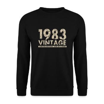 Jahrgang 1983 Bursdag - Unikat - Unisex Pullover - Schwarz - Vorne - Alina (178cm) & Michal (187cm)