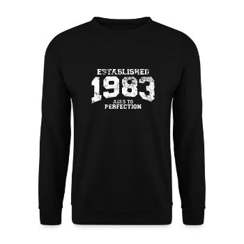 established 1983 - aged to perfection (de) - Unisex Pullover - Schwarz - Vorne - Alina (178cm) & Michal (187cm)