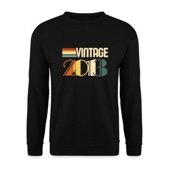 Jahrgang 2013 - 2013 Jubiläumsgeschenk - Unisex Pullover - Schwarz - Vorne - Alina (178cm) & Michal (187cm)