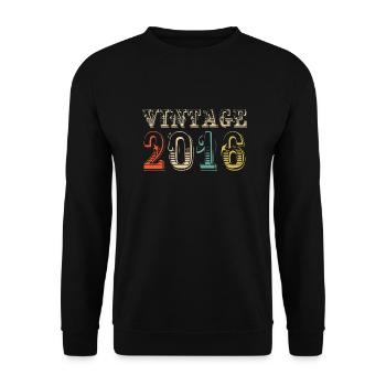 Vintage 2016 - 8 th birthday - 8 years old - Unisex Sweatshirt - black - Front - Alina (178cm) & Michal (187cm)