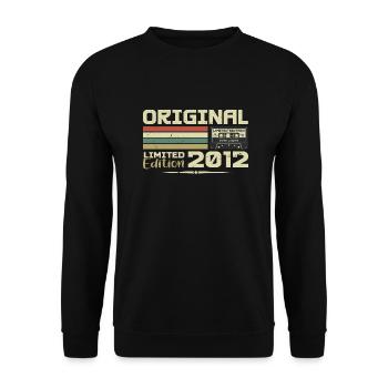 Rétro 2012 Cadeau Anniversaire Né en 2012 Original - Sweat-shirt Unisexe - noir - Devant - Alina (178cm) & Michal (187cm)