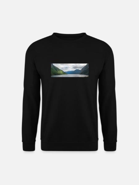 Landschaft in der Nähe von Hellesylt Harbor in Hellesylt - Unisex Pullover - Schwarz
