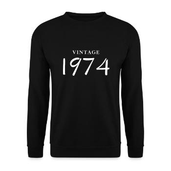 Jahrgang 1974 - Geschenkidee zum Geburtstag - Unisex Pullover - Schwarz - Vorne - Alina (178cm) & Michal (187cm)