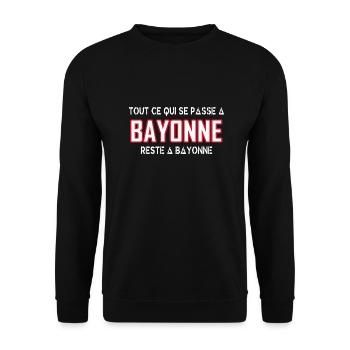 Tout se qui se passe à BAYONNE reste à BAYONNE - Sweat-shirt Unisexe - noir - Devant - Alina (178cm) & Michal (187cm)