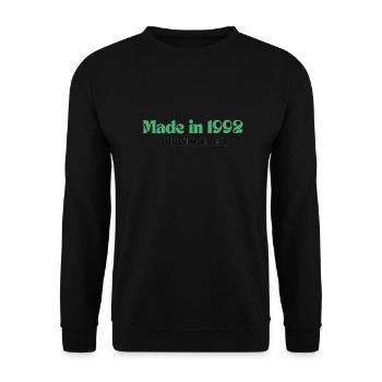 Made in 1992 - Perfektion seit Tag 1 - Unisex Pullover - Schwarz - Vorne - Alina (178cm) & Michal (187cm)